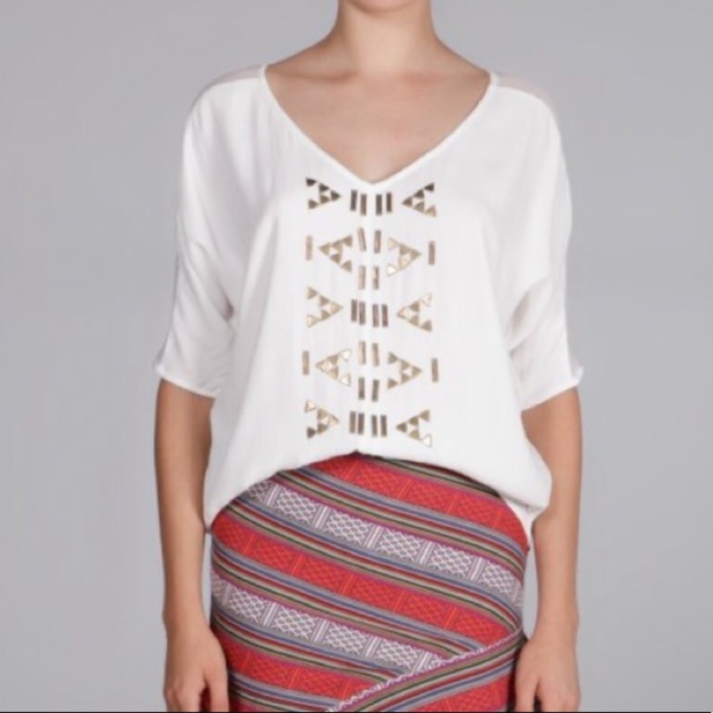 NWT Line & Dot metal accent short sleeve top